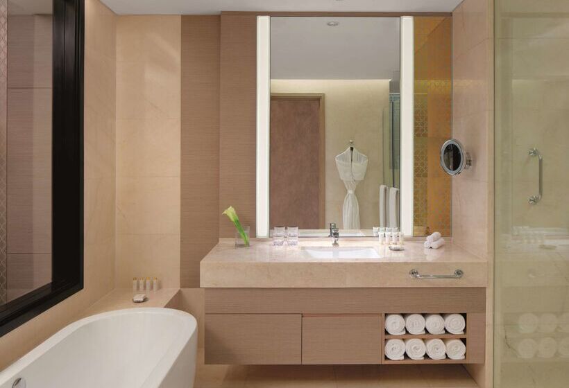 هتل Radisson Collection Muscat, Hormuz Grand