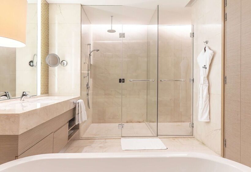 هتل Radisson Collection Muscat, Hormuz Grand