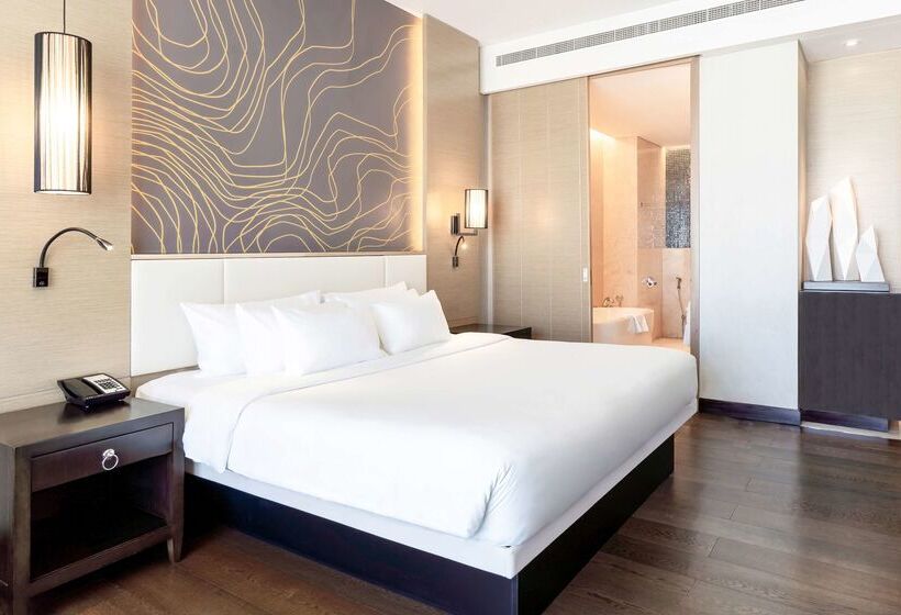 هتل Radisson Collection Muscat, Hormuz Grand