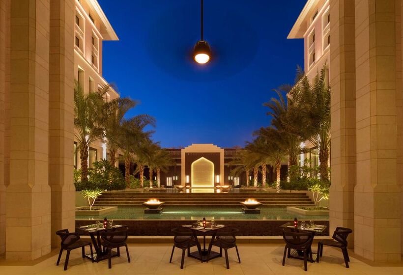 هتل Radisson Collection Muscat, Hormuz Grand