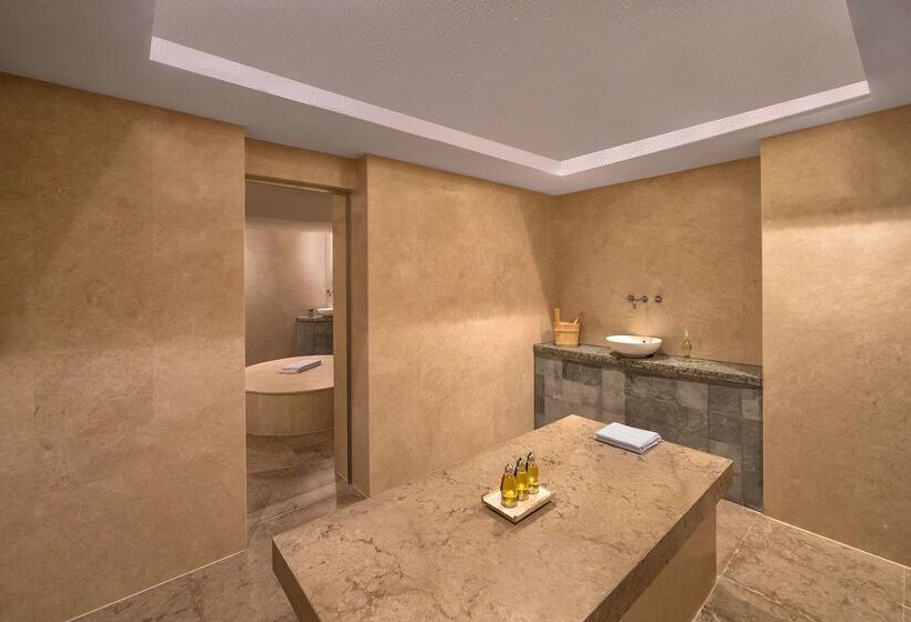 Отель Hyatt Regency Dubai Creek Heights