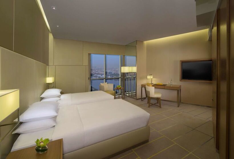 Отель Hyatt Regency Dubai Creek Heights