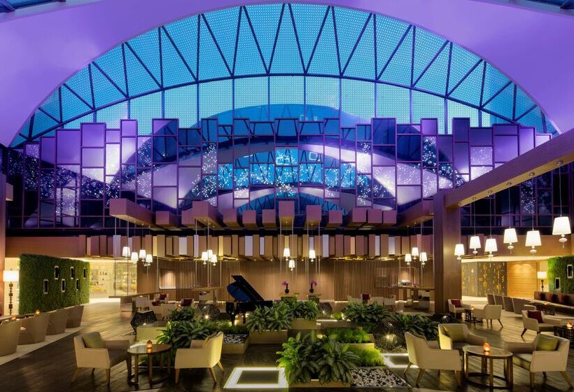 Отель Hyatt Regency Dubai Creek Heights