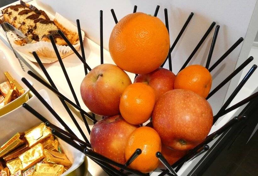 Отель Ibis Budget Marseille Valentine