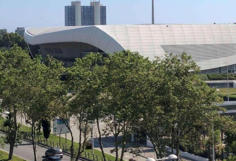 בית מלון כפרי Ibis Budget Nice Palais Nikaia