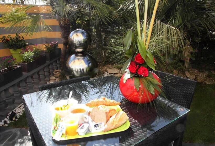 בית מלון כפרי Ibis Budget Nice Palais Nikaia