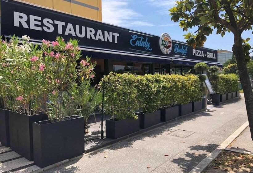 בית מלון כפרי Ibis Budget Nice Palais Nikaia