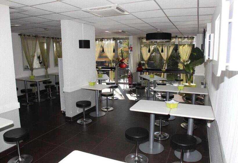 בית מלון כפרי Ibis Budget Nice Palais Nikaia