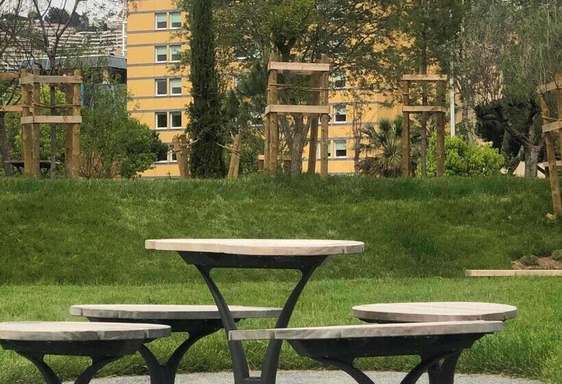 בית מלון כפרי Ibis Budget Nice Palais Nikaia