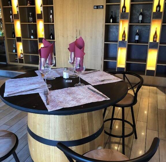 בית מלון כפרי Ibis Budget Nice Palais Nikaia