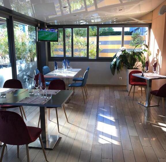 בית מלון כפרי Ibis Budget Nice Palais Nikaia