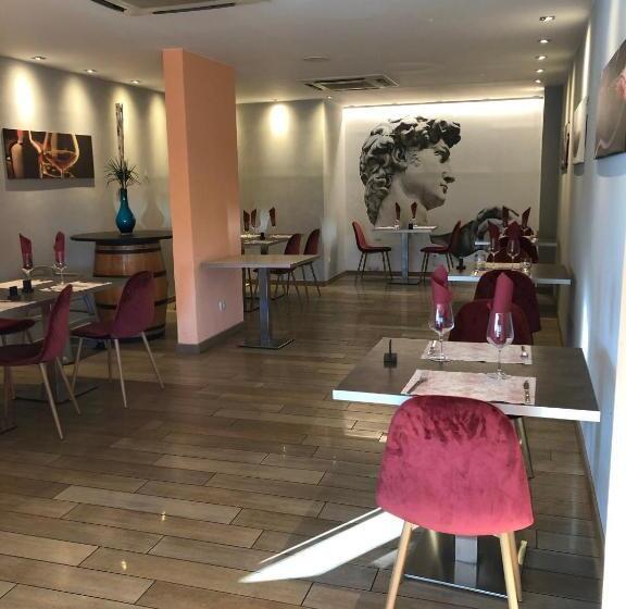 בית מלון כפרי Ibis Budget Nice Palais Nikaia
