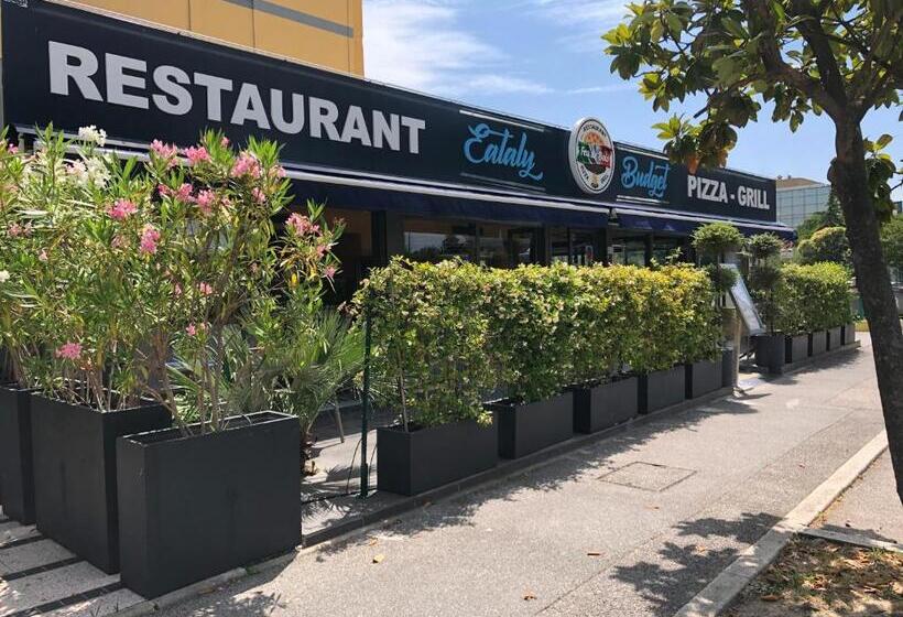 בית מלון כפרי Ibis Budget Nice Palais Nikaia