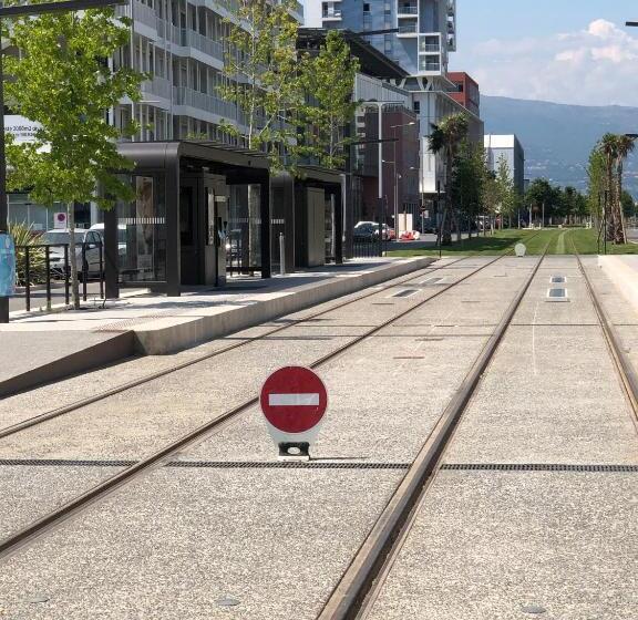 בית מלון כפרי Ibis Budget Nice Palais Nikaia