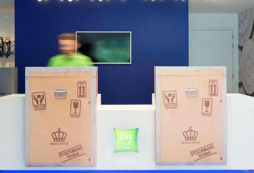 ホテル Ibis Styles La Louviere