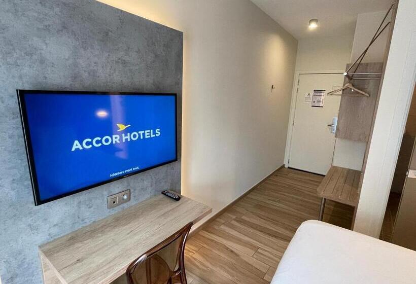 ホテル Ibis Styles La Louviere