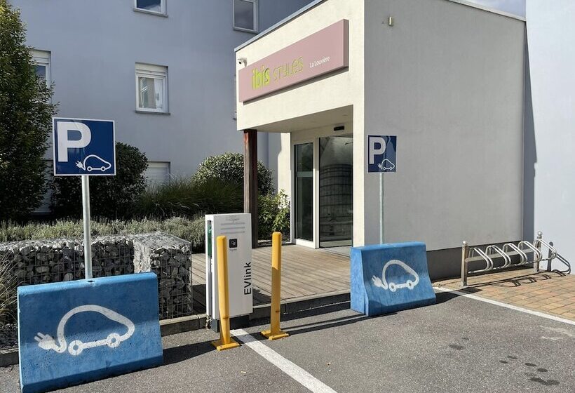 ホテル Ibis Styles La Louviere