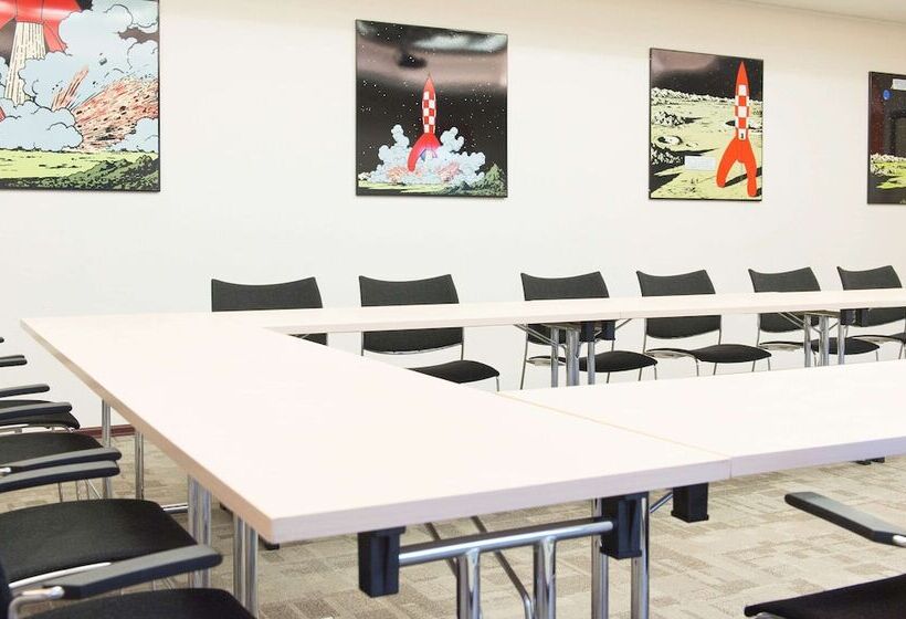 ホテル Ibis Styles La Louviere