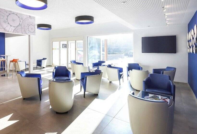 ホテル Ibis Styles La Louviere