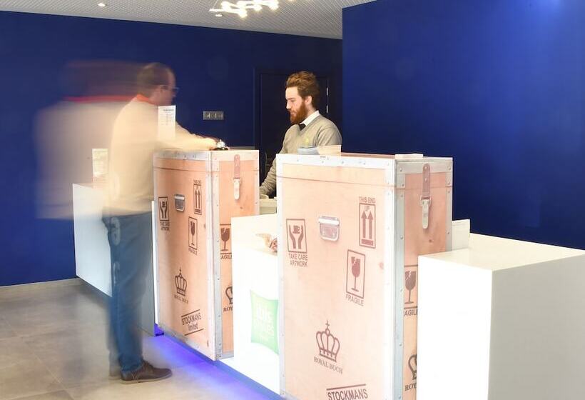 ホテル Ibis Styles La Louviere