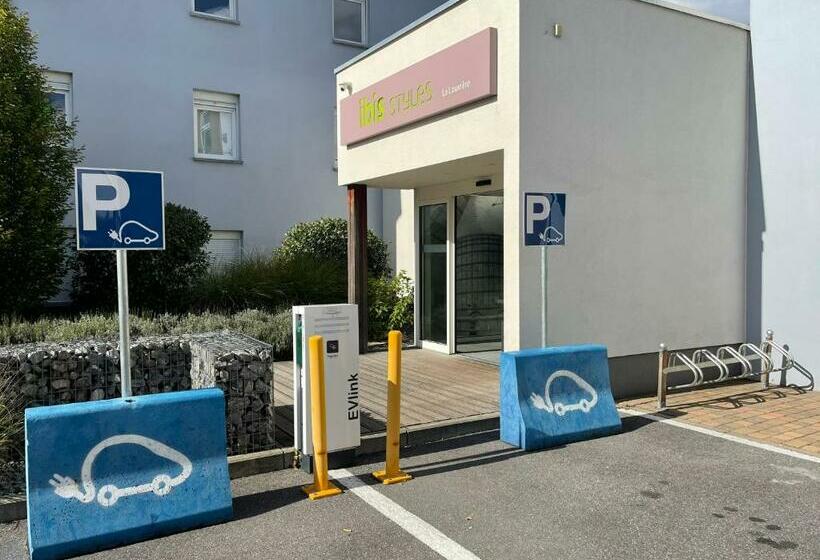 ホテル Ibis Styles La Louviere