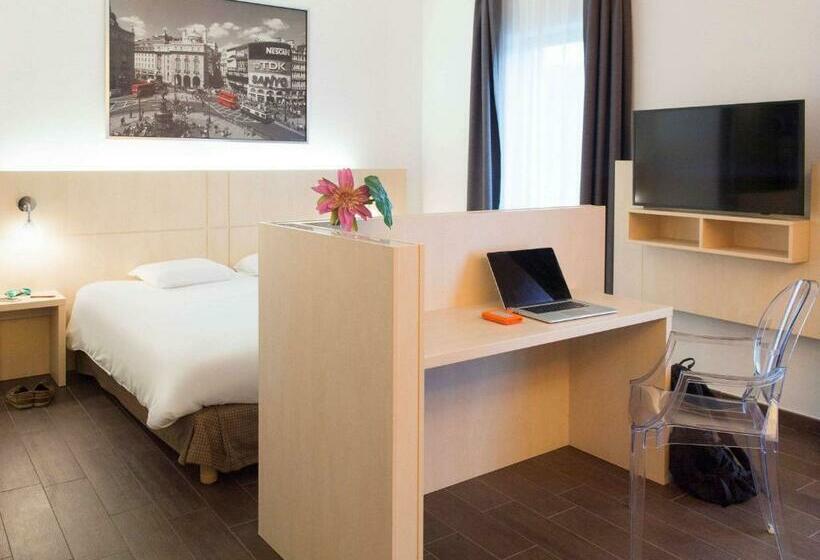 ホテル Ibis Styles La Louviere