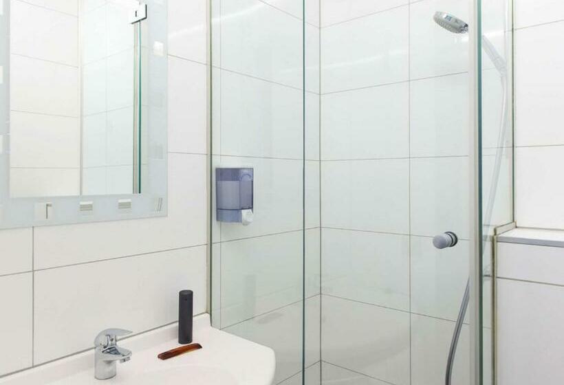 ホテル Ibis Styles La Louviere