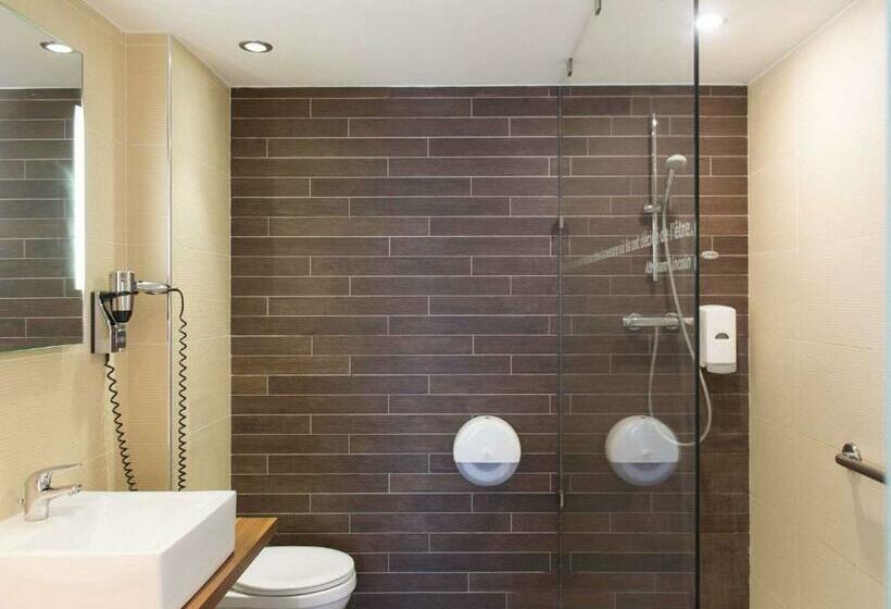 ホテル Ibis Styles La Louviere