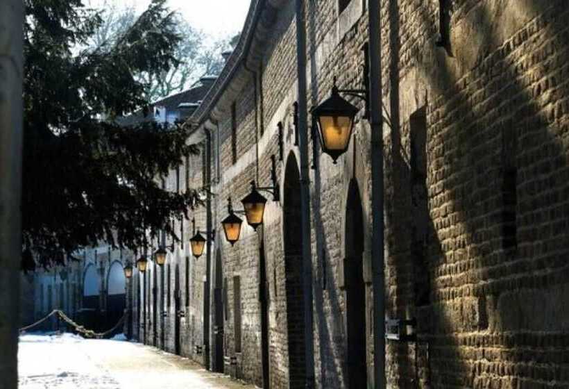 בית מלון כפרי Kasteel Schaloen