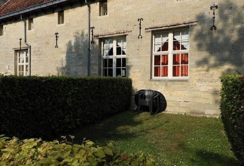 בית מלון כפרי Kasteel Schaloen