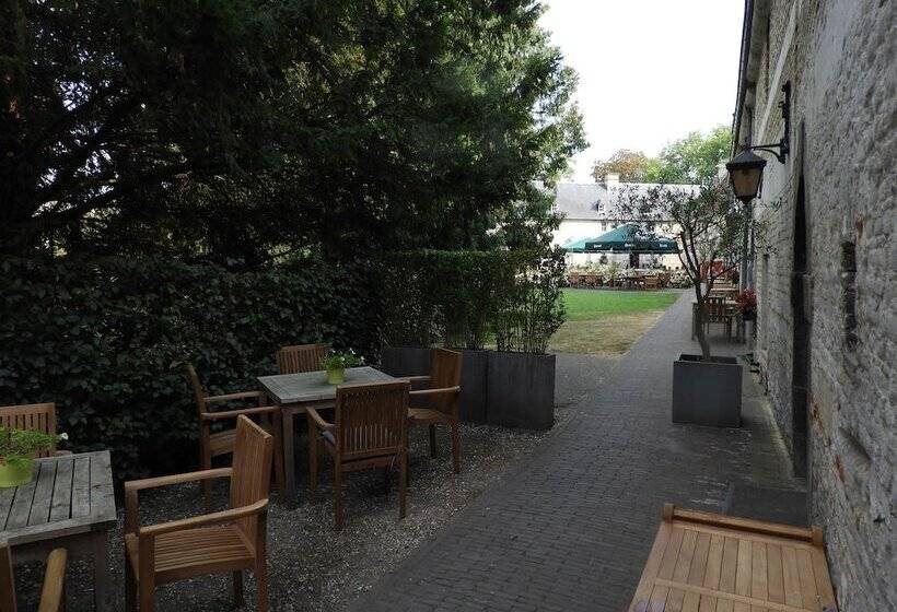 בית מלון כפרי Kasteel Schaloen