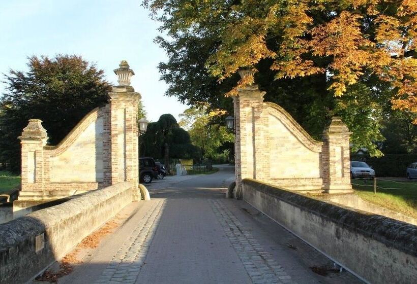 בית מלון כפרי Kasteel Schaloen