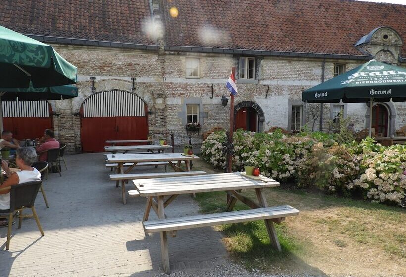 בית מלון כפרי Kasteel Schaloen