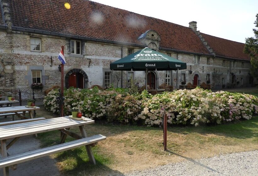 בית מלון כפרי Kasteel Schaloen