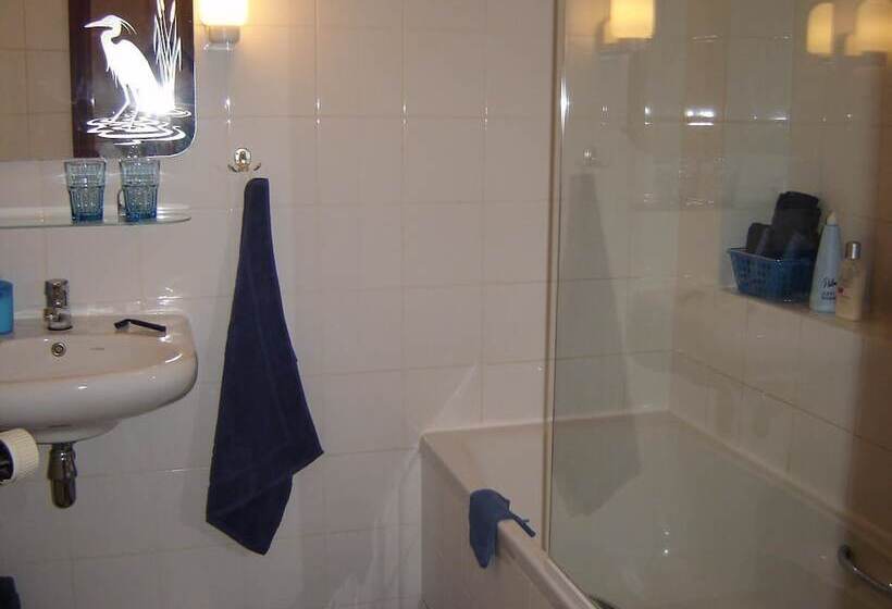 בית מלון כפרי Kasteel Schaloen