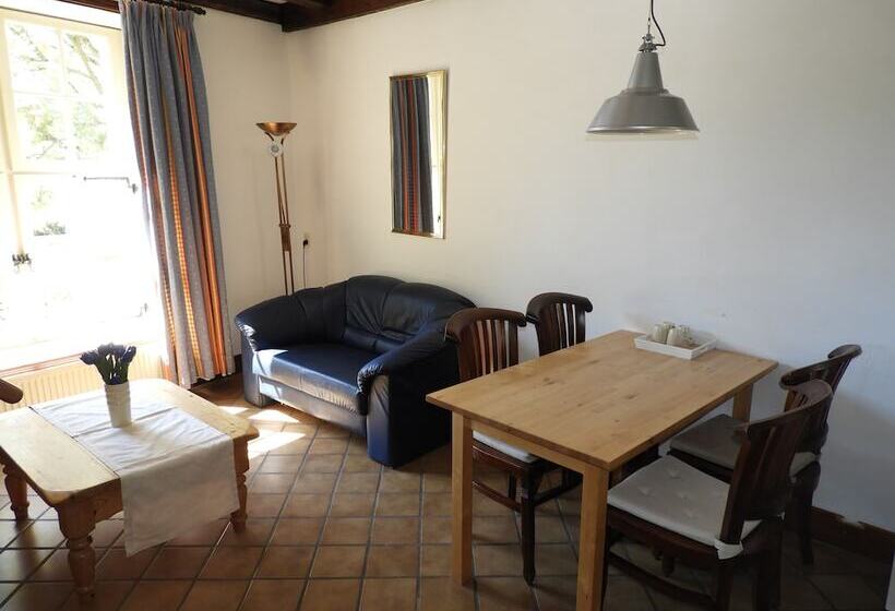 בית מלון כפרי Kasteel Schaloen