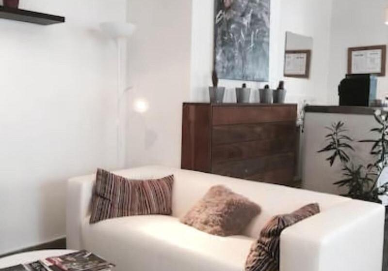 هتل Hôtel Aiglon Bylitis