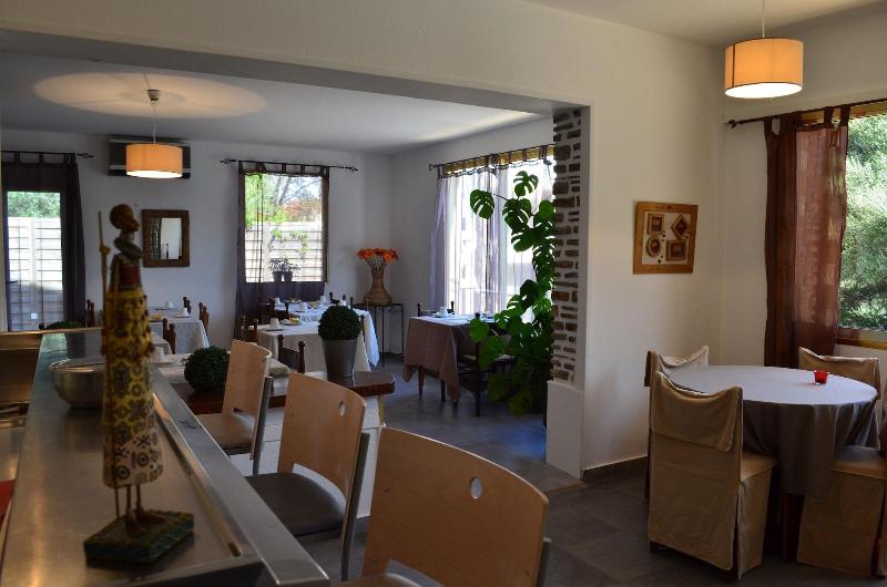 هتل Hôtel Aiglon Bylitis