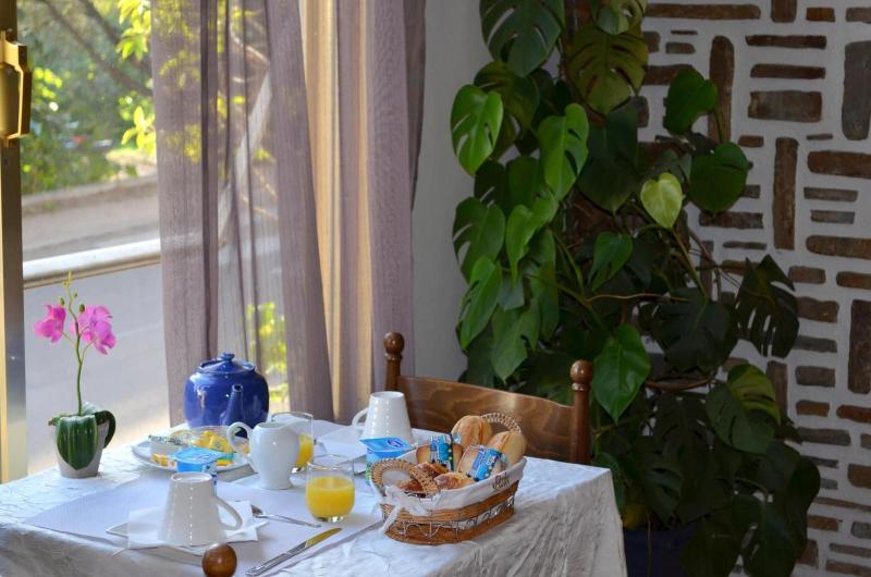 هتل Hôtel Aiglon Bylitis