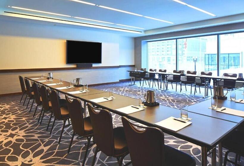 هتل Loews Chicago