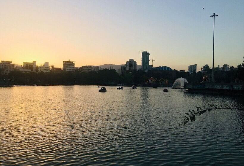 בית מלון כפרי Mumbai House Airoli, Navi Mumbai