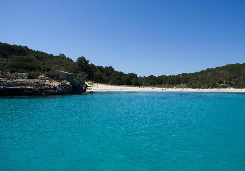 هتل Marblau Hostal