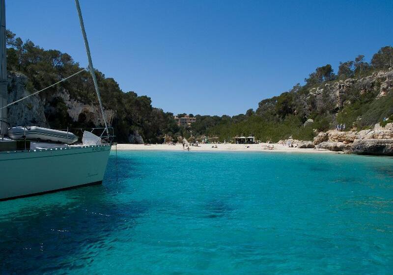 هتل Marblau Hostal