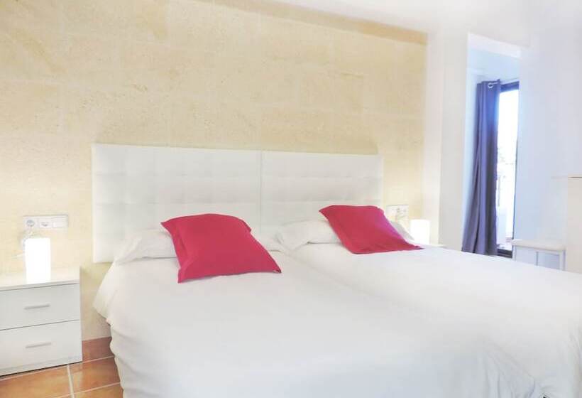 هتل Marblau Hostal