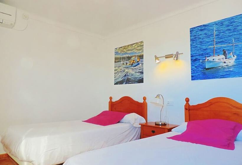 هتل Marblau Hostal