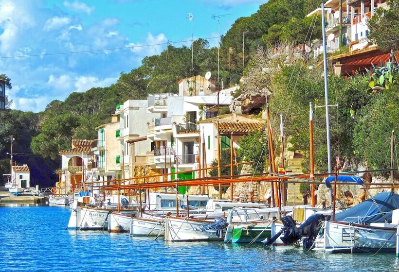 هتل Marblau Hostal