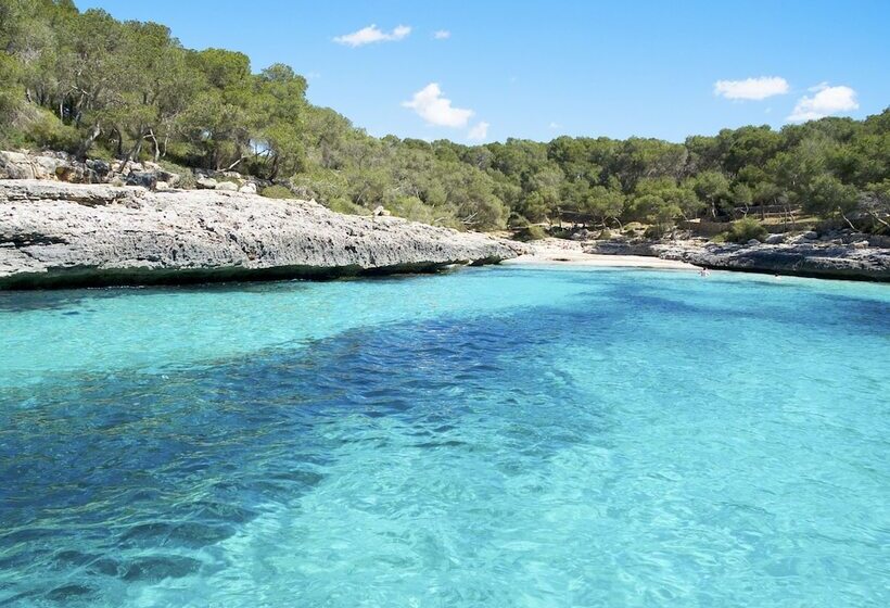 هتل Marblau Hostal