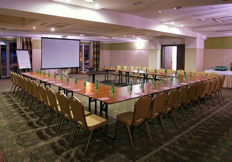 בית מלון כפרי Mercure Racławice Dosłońce Conference&spa