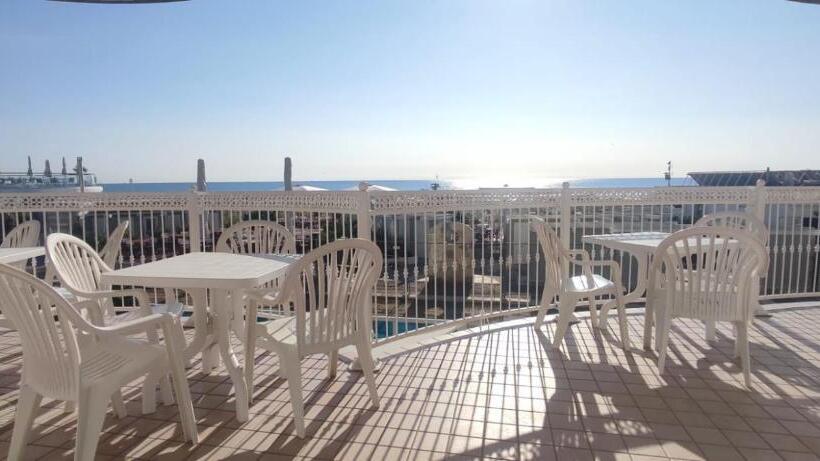 בית מלון כפרי B&b Negresco