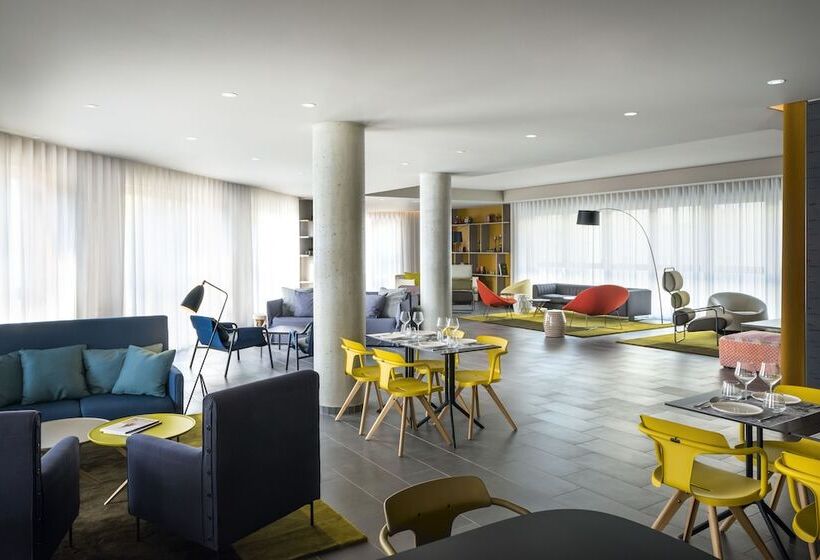 Okko Hotels Grenoble Jardin Hoche